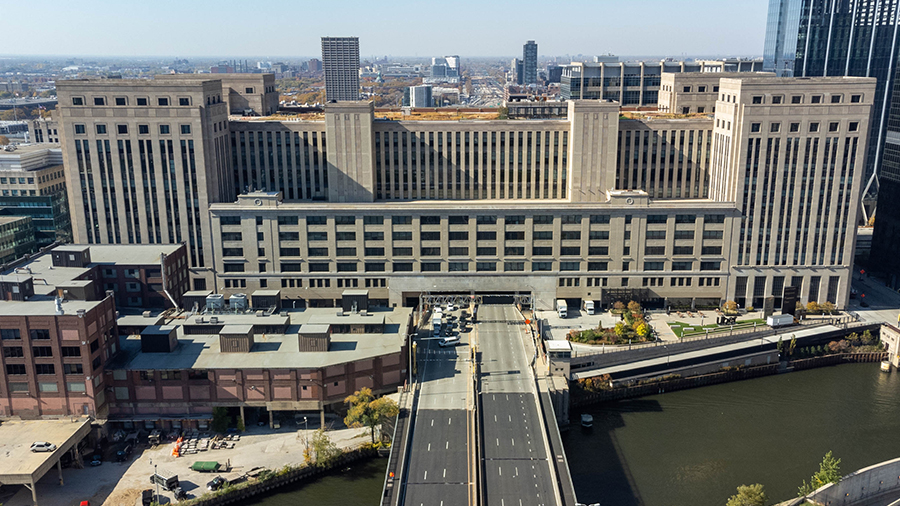 Exterior shot of the Old Post Office, with Chicago River